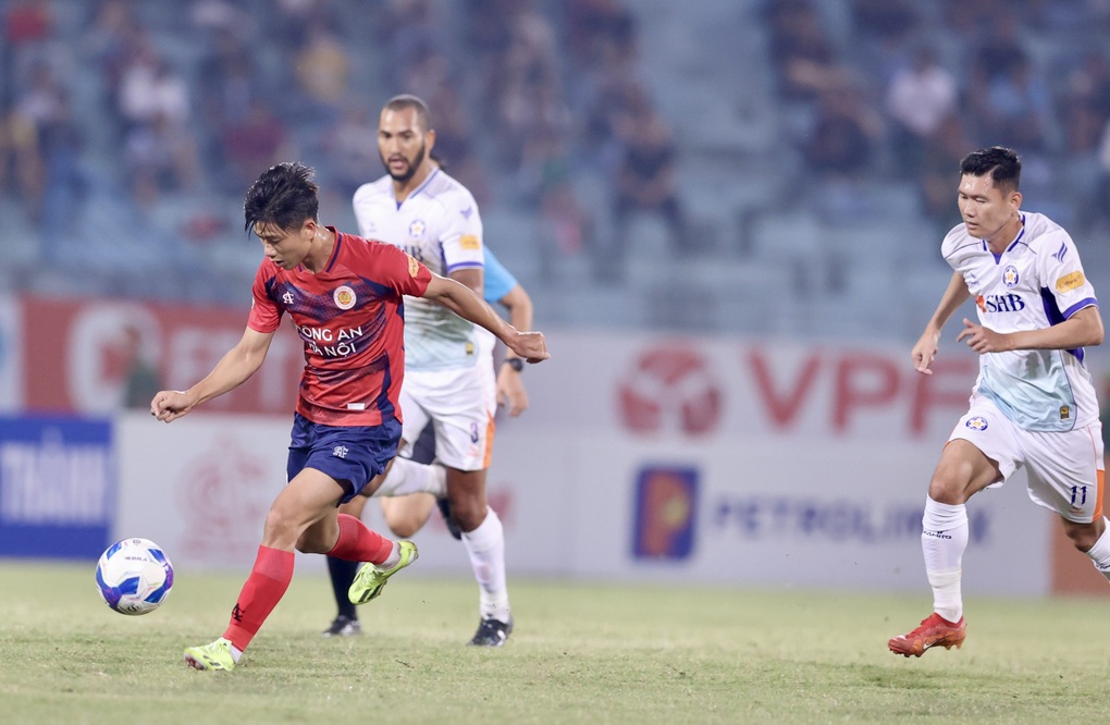 Ngoại binh tỏa sáng rực rỡ, CLB Công an Hà Nội giành ngôi đầu V-League - 2