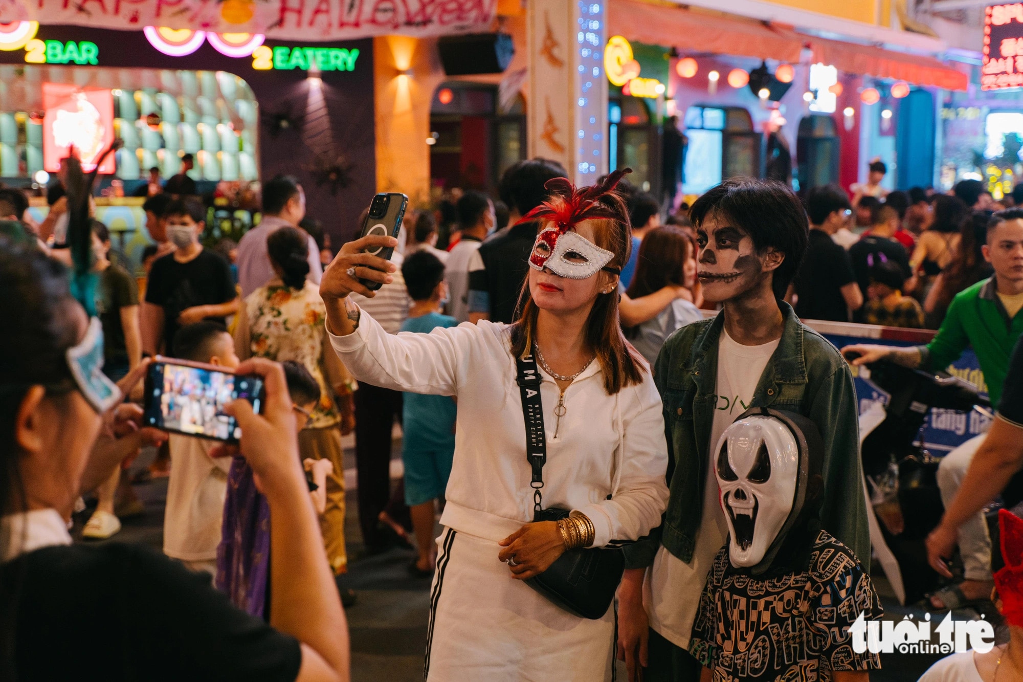 Người Việt chơi Halloween 'nhiệt' hơn cả Tây - Ảnh 1.