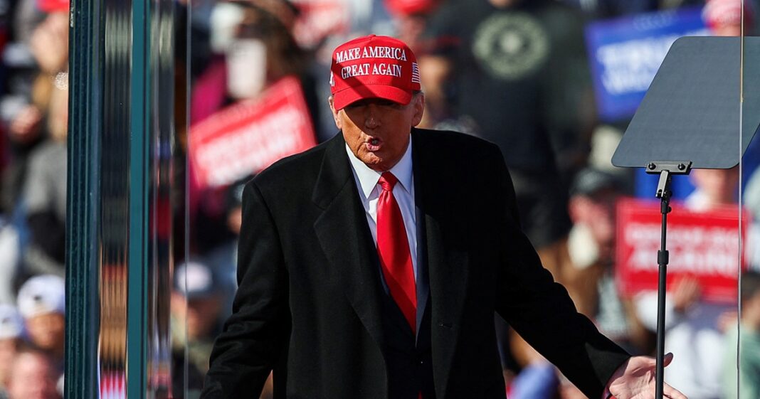 Ông Trump nói đáng lý không nên rời Nhà Trắng
