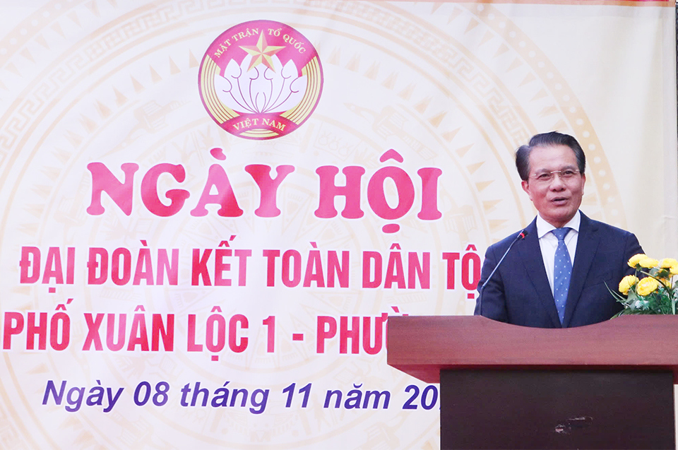 Chủ nhiệm Ủy ban Kiểm tra Thành ủy Hoàng Trọng Quyết dự Ngày hội đại đoàn kết toàn dân tộc tại Tổ dân phố (TDP) Xuân Lộc 1, phường Xuân Đỉnh, quận Bắc Từ Liêm.