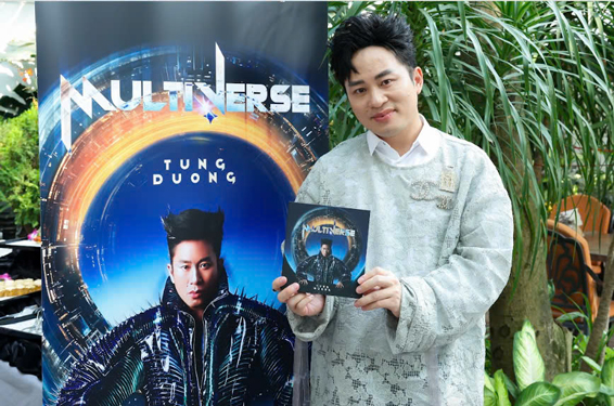 Ca sĩ Tùng Dương ra mắt album mới “Multiverse - Đa vũ trụ”.Ảnh: MẠNH NGUYỄN