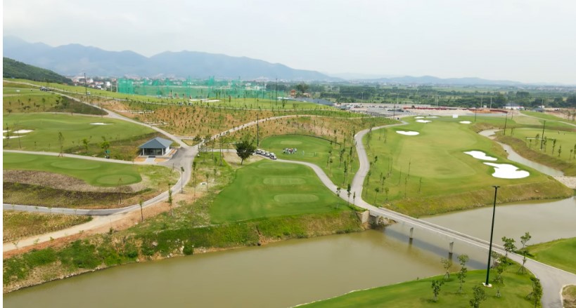 Sân golf Lục Nam.