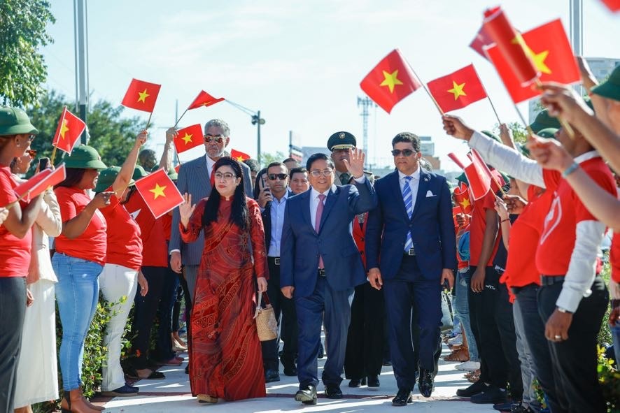 Thủ tướng dự lễ khánh thành tôn tạo Tượng đài Chủ tịch Hồ Chí Minh tại Dominica- Ảnh 1.