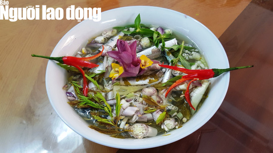 Thu về, nhớ canh chua bông giờ mẹ nấu - Ảnh 1.