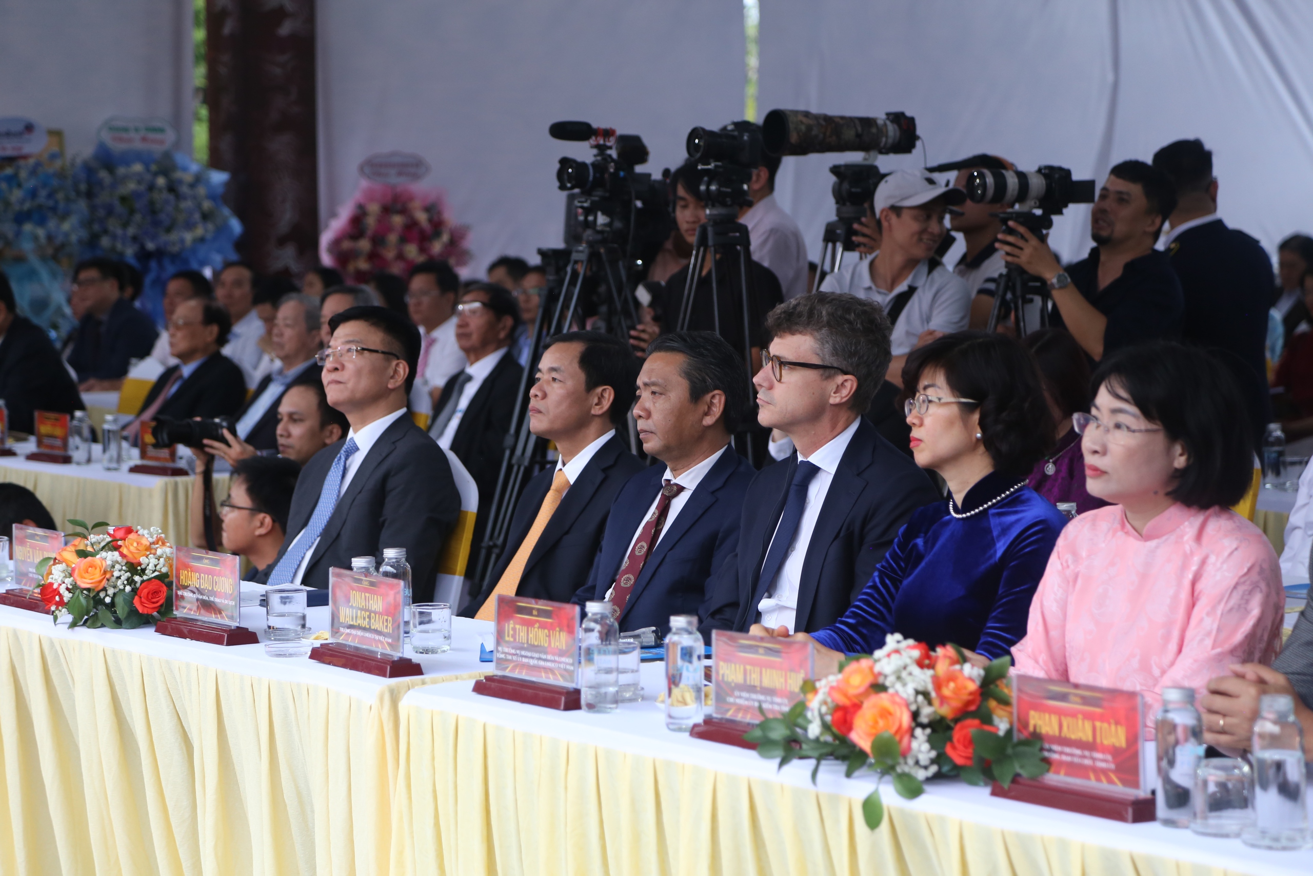 Thừa Thiên Huế đón nhận bằng của UNESCO và công bố hoàn thành tu bổ di tích điện Thái Hòa - Ảnh 1.