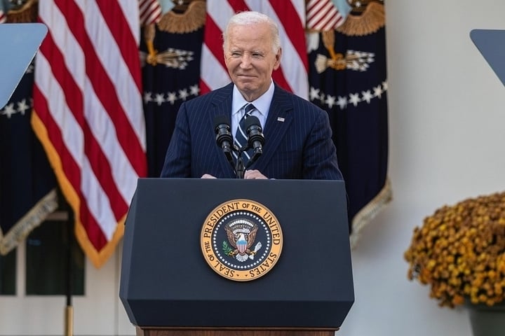 Tổng thống Joe Biden phát biểu tại Vườn Hồng của Nhà Trắng. (Ảnh: NYTIMES)