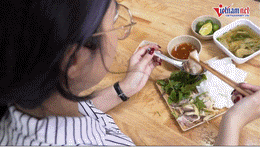 Chicken Pho Dip.gif