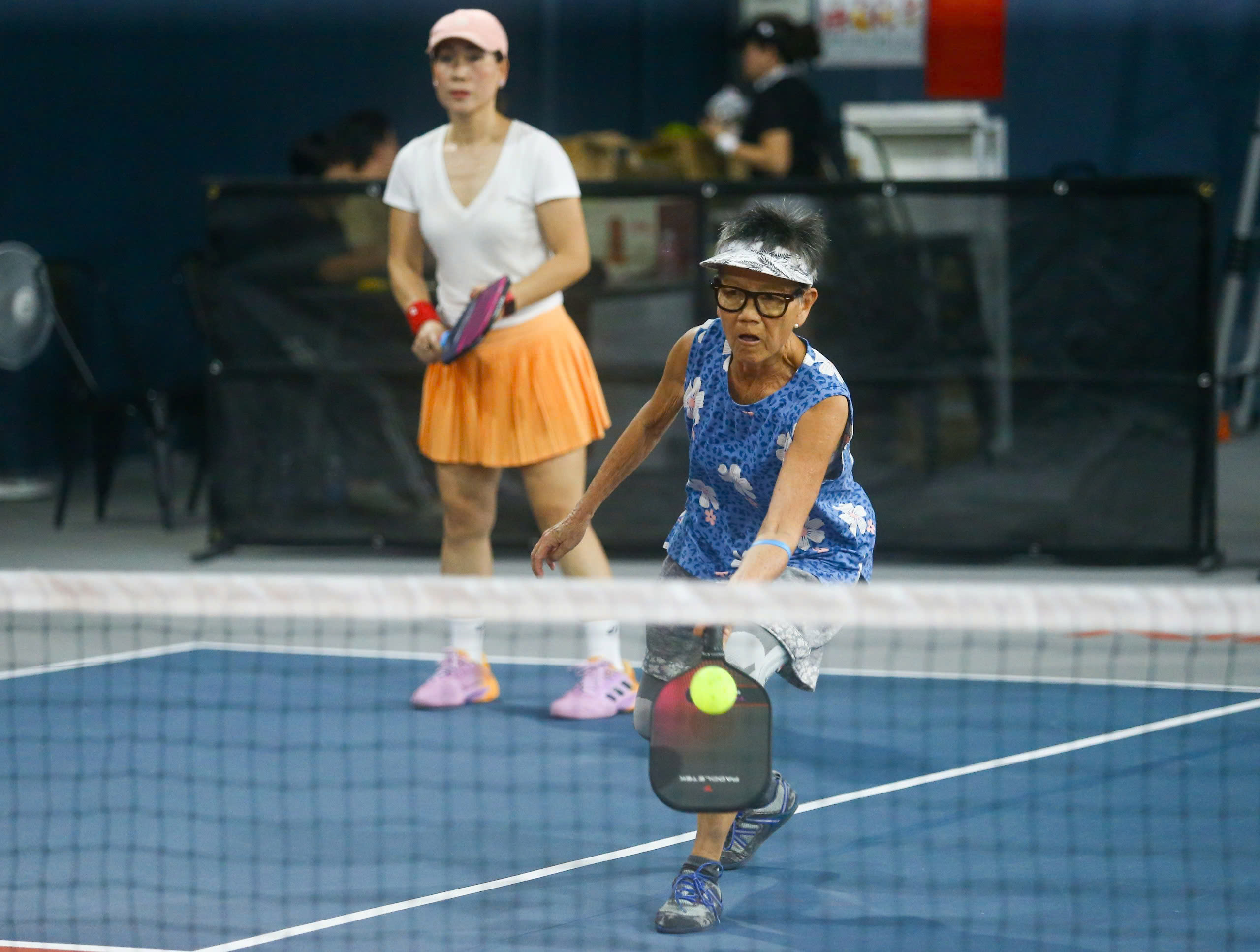 Tràn ngập tiếng cười ở giải pickleball dành cho người trên 50 tuổi- Ảnh 1.