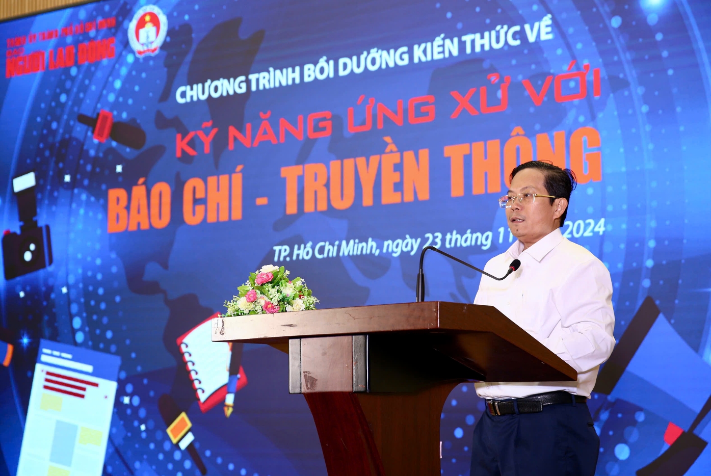 trang bi ky nang ung xu bao chi truyen thong cho thay co cac truong thpt hinh 1