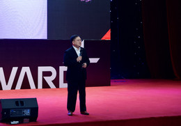 Herr Hoang Nam Tien(1).jpg