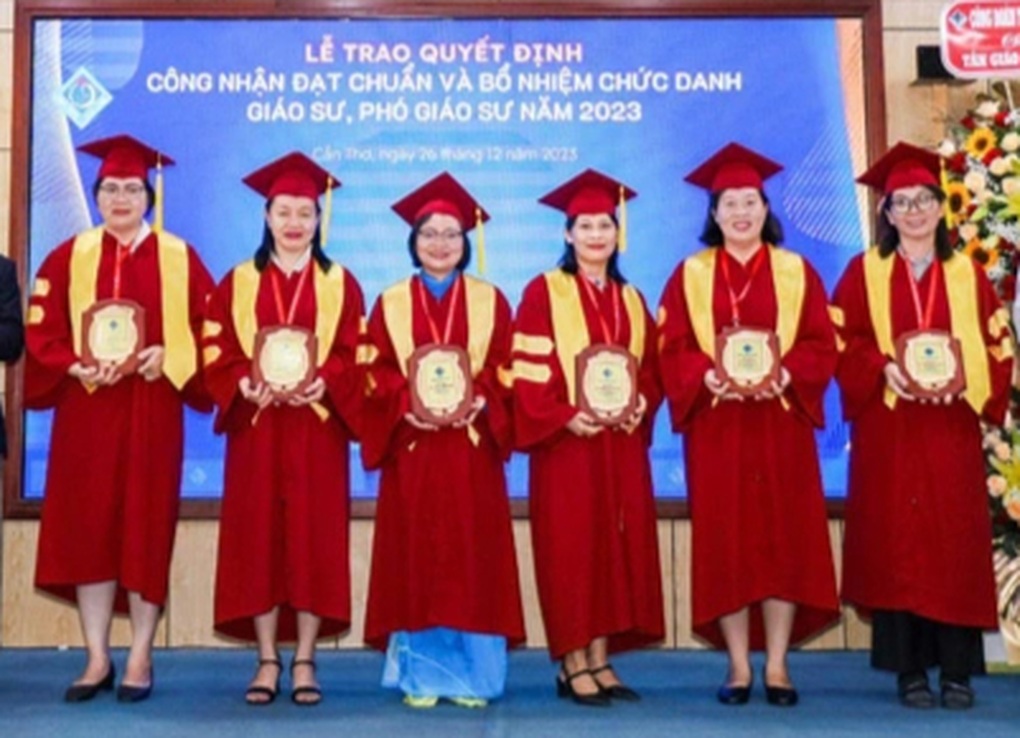 Trường đại học ở miền Tây có nhiều tân giáo sư, phó giáo sư nhất cả nước - 1