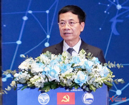 Dyrektor szkoły W-School Nguyen Manh Hung.jpeg