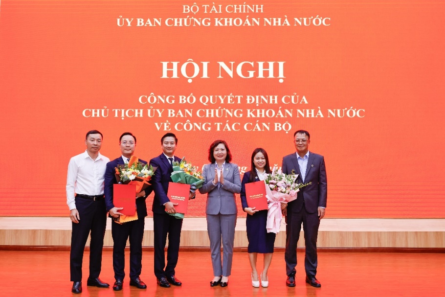 Ủy ban Chứng khoán Nhà nước bổ nhiệm nhân sự cấp vụ- Ảnh 1.