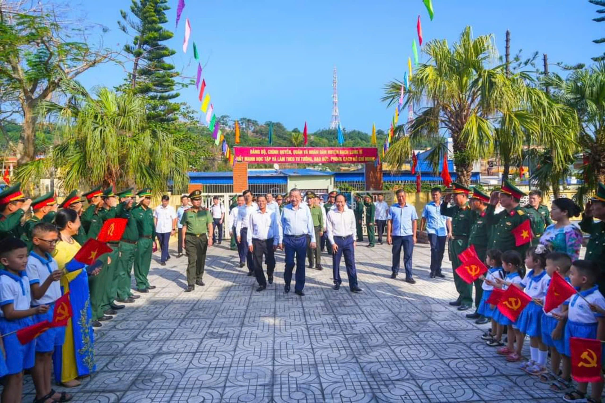 Tổng Bí thư: Xây dựng Bạch Long Vĩ thành pháo đài bảo vệ vùng biển, vùng trời Tổ quốc- Ảnh 1.