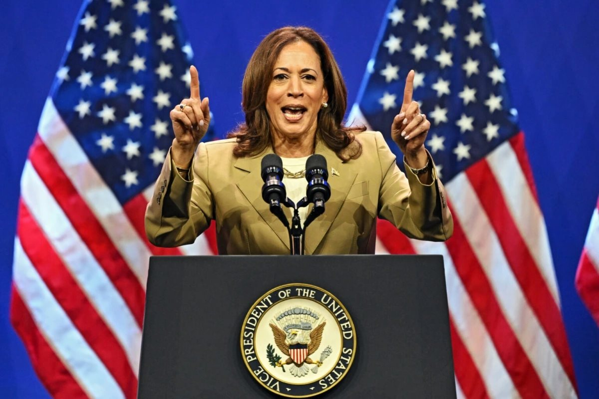 gettyimages-21613234130-kamala-harris-philly-1536x1024.png