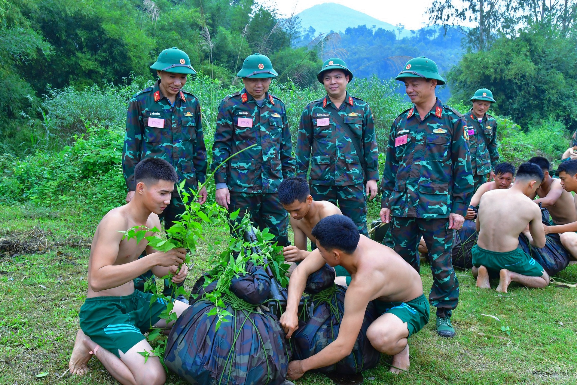 Bộ đội vượt sông trong giá lạnh, tiêu diệt mục tiêu bằng hỏa lực mạnh - 3