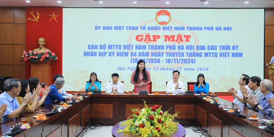 Chủ tịch Ủy ban Mặt trận Tổ quốc Việt Nam TP Hà Nội Nguyễn Lan Hương chủ trì gặp mặt