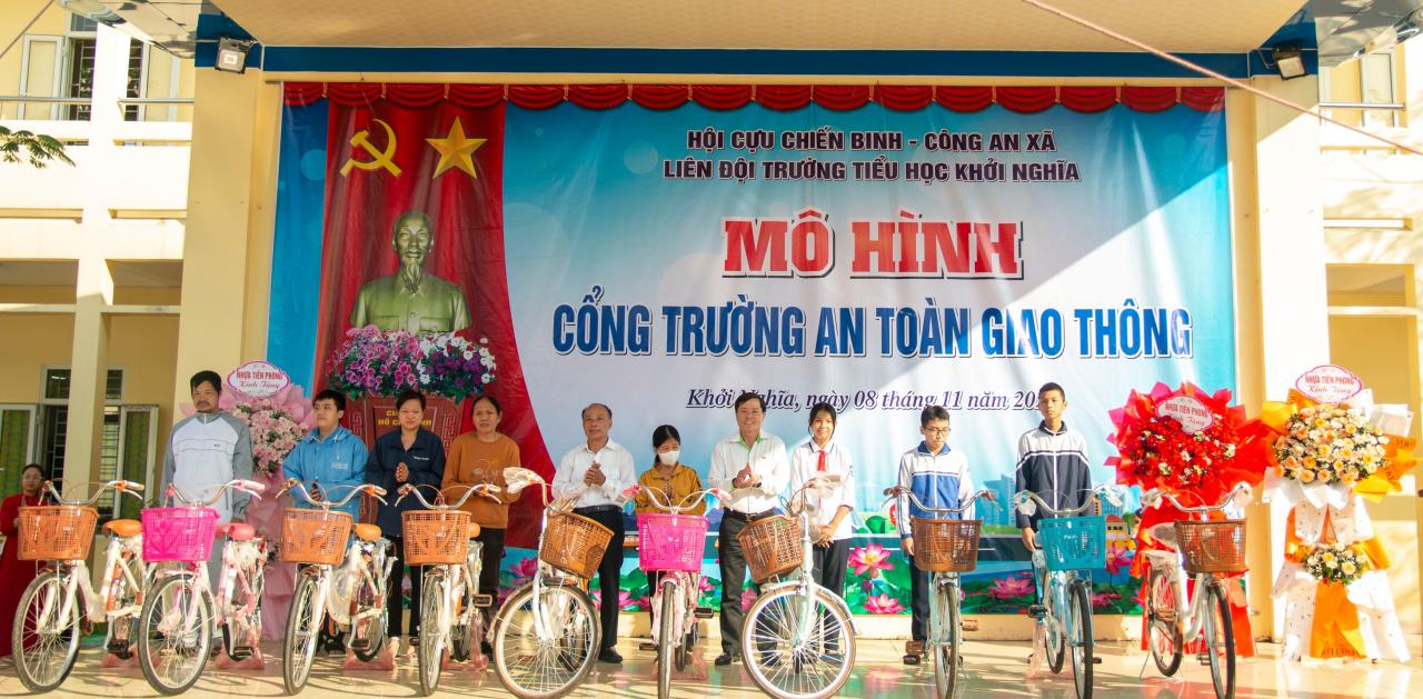 NHỰA TIỀN PHONG TRAO TẶNG XE ĐẠP CHO HỌC SINH CÓ HOÀN CẢNH KHÓ KHĂN CỦA HUYỆN TIÊN LÃNG, TP HẢI PHÒNG