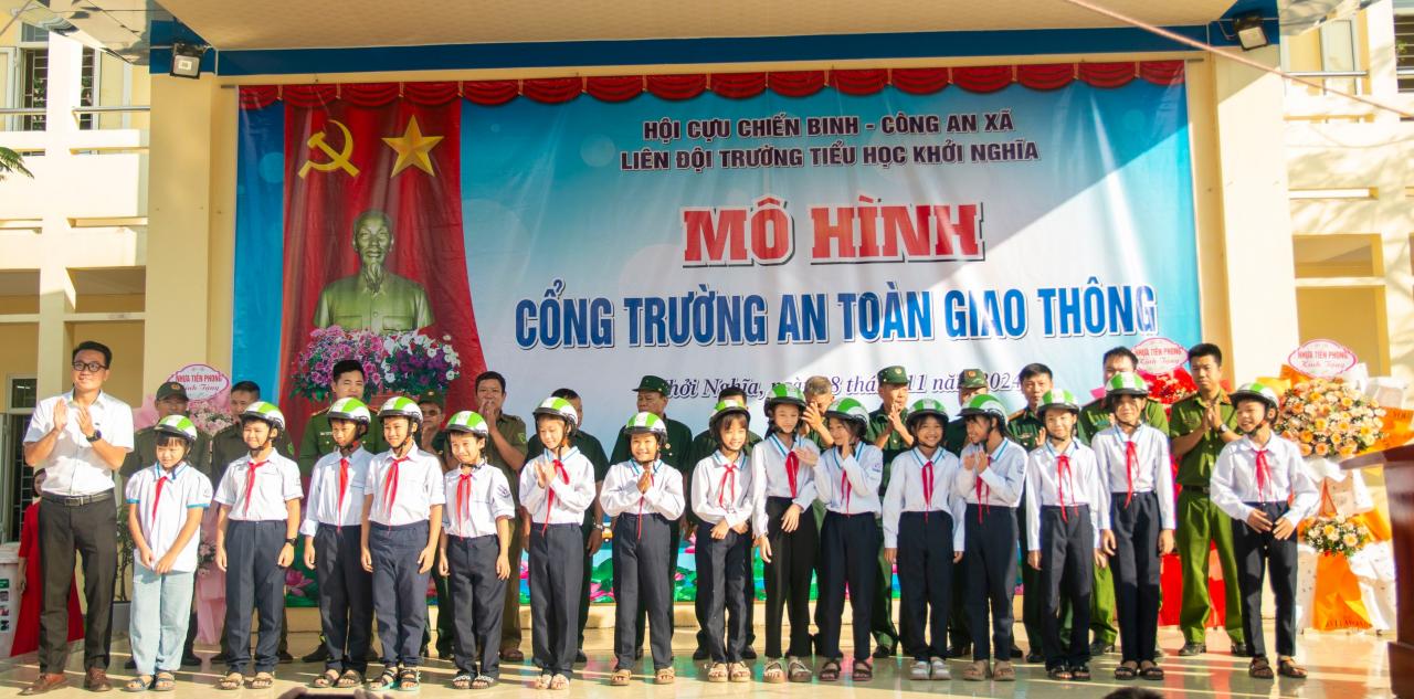 NHỰA TIỀN PHONG TRAO TẶNG XE ĐẠP CHO HỌC SINH CÓ HOÀN CẢNH KHÓ KHĂN CỦA HUYỆN TIÊN LÃNG, TP HẢI PHÒNG