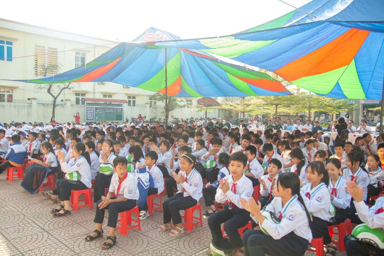 NHỰA TIỀN PHONG TRAO TẶNG XE ĐẠP CHO HỌC SINH CÓ HOÀN CẢNH KHÓ KHĂN CỦA HUYỆN TIÊN LÃNG, TP HẢI PHÒNG