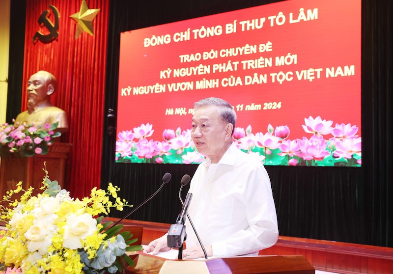 Tổng B&iacute; thư T&ocirc; L&acirc;m trao đổi chuy&ecirc;n đề "Kỷ nguy&ecirc;n ph&aacute;t triển mới - Kỷ nguy&ecirc;n vươn m&igrave;nh của d&acirc;n tộc Việt Nam". Ảnh: Thống Nhất - TTXVN