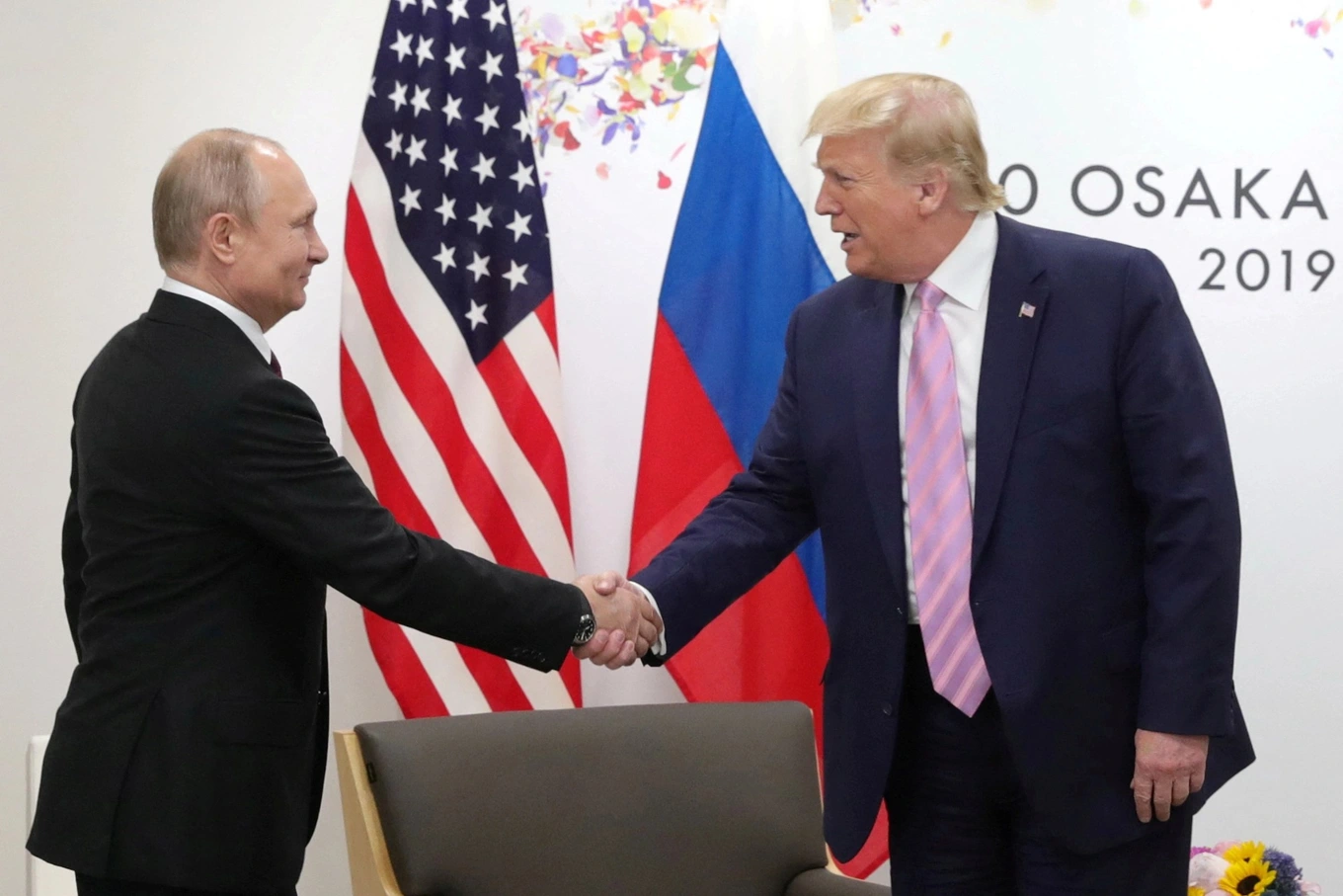 Báo Mỹ: Ông Trump gọi điện cho ông Putin - 1