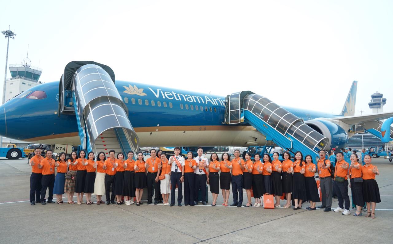 Vietnam Airlines cất cánh cùng thông điệp “Tô cam”