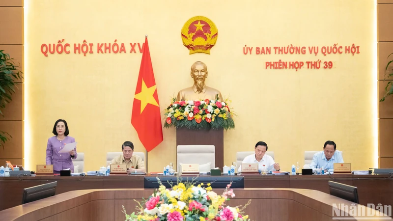 Phó Chủ tịch Quốc hội Nguyễn Thị Thanh điều hành nội dung phiên họp. (Ảnh: DUY LINH)