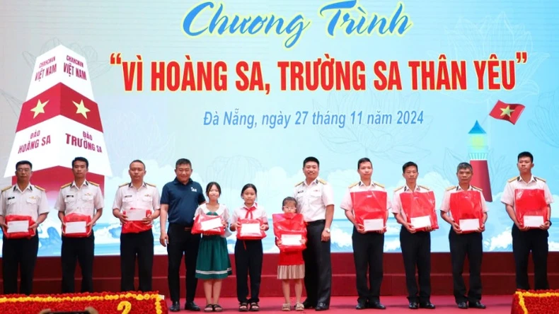  Vùng 3 Hải quân với Chương trình "Vì Hoàng Sa, Trường Sa thân yêu” ảnh 3