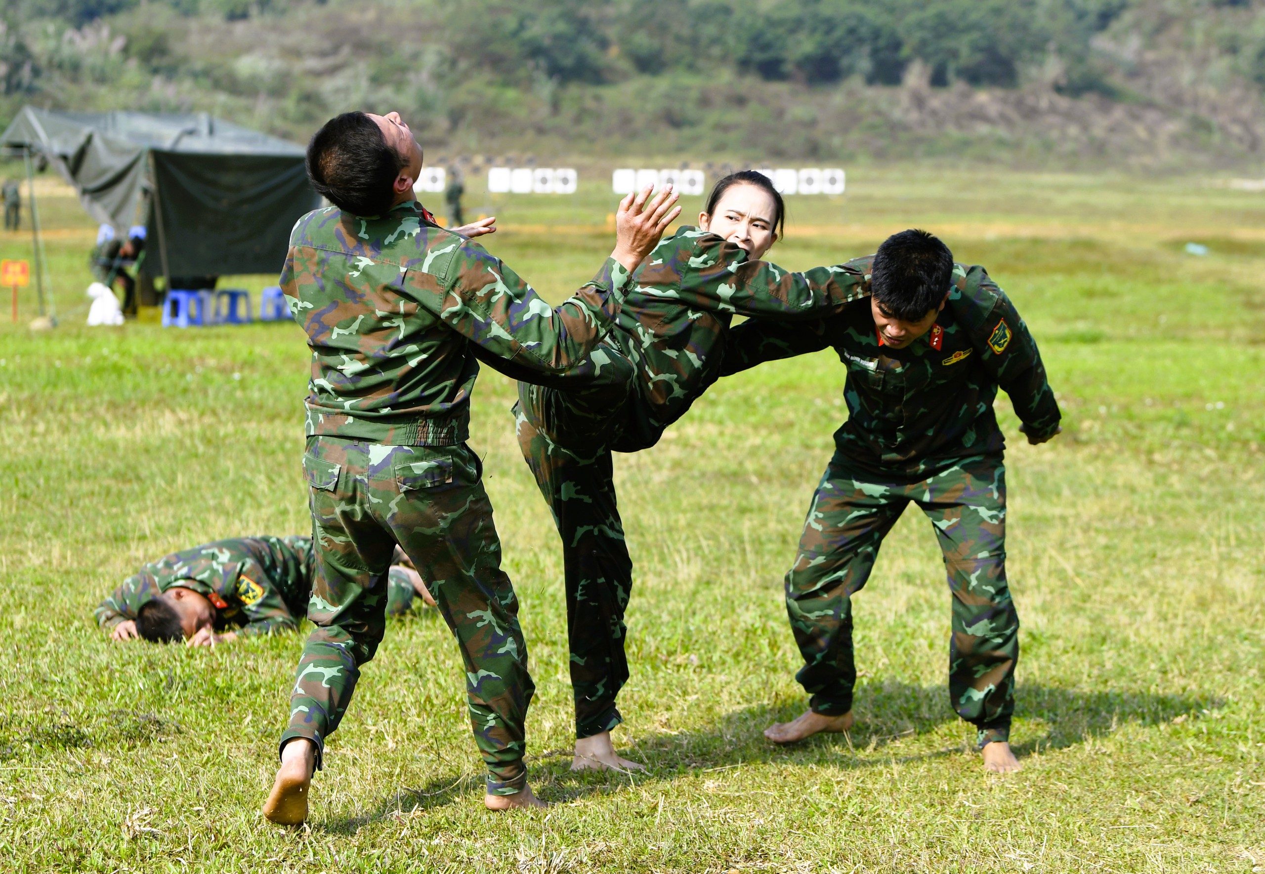 Bộ đội đặc công - Kỳ 3: Nữ chiến sĩ đặc công - Ảnh 14.