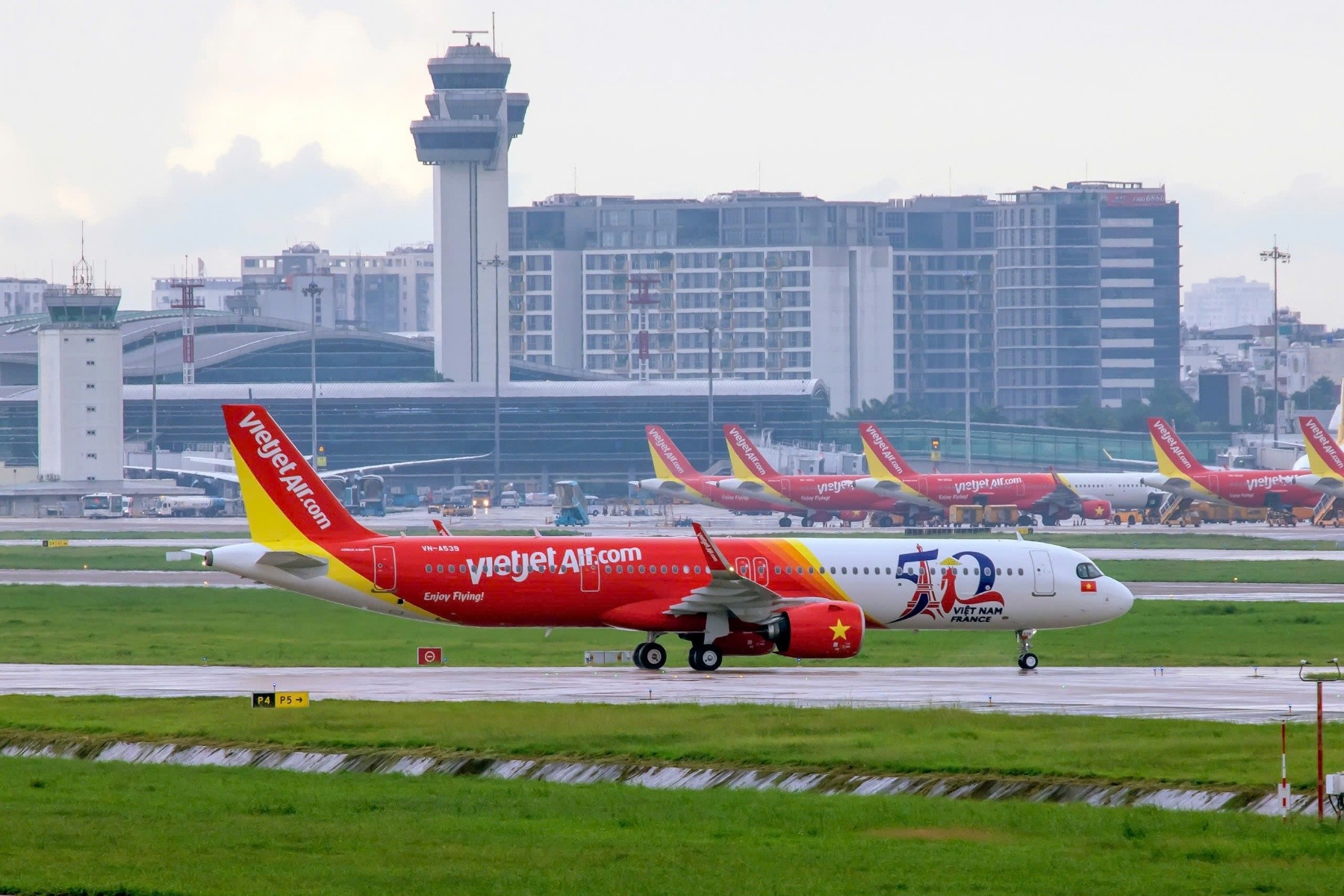 Đại tiệc ngày đôi 12/12: Ưu đãi hẫn dẫn, Vietjet thôi!- Ảnh 2.