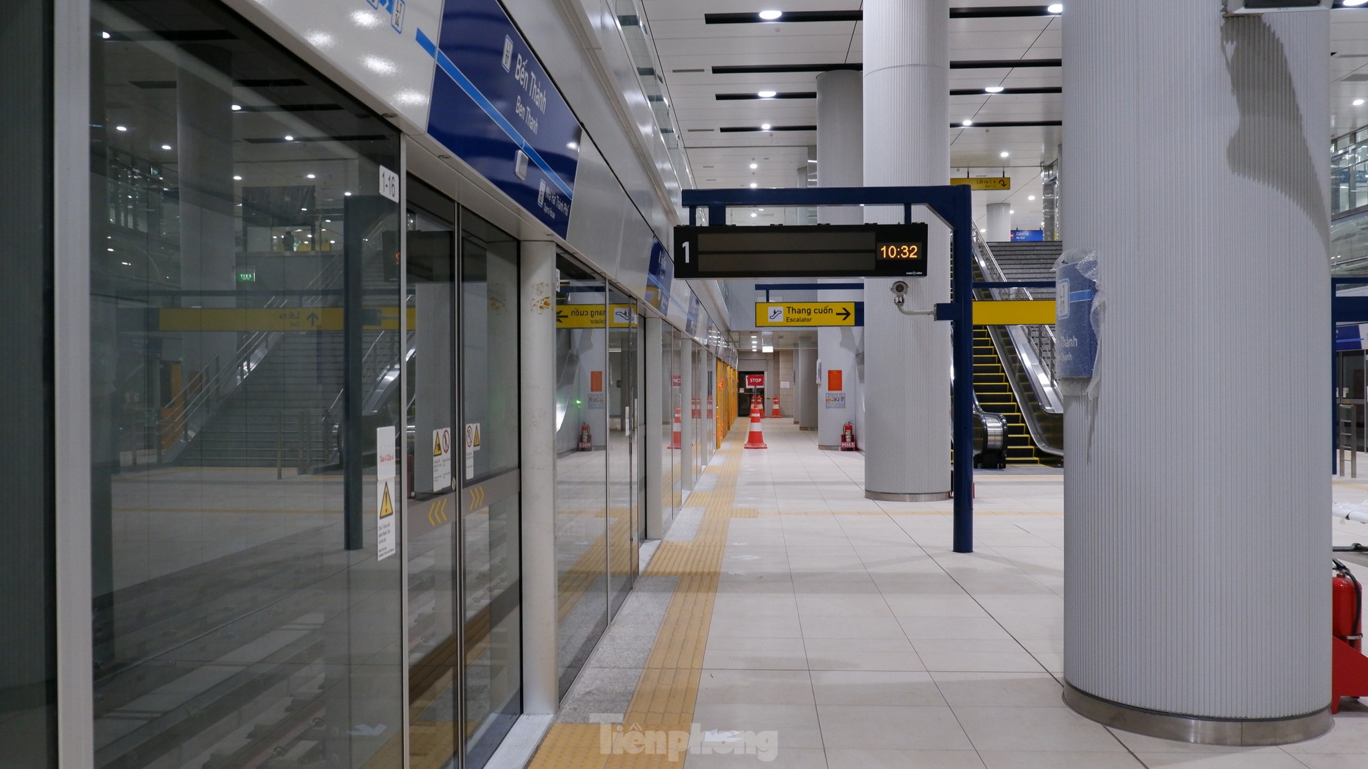 Cận cảnh ga ngầm lớn nhất tuyến metro số 1 cùng giếng trời hình hoa sen cao 6m ảnh 16