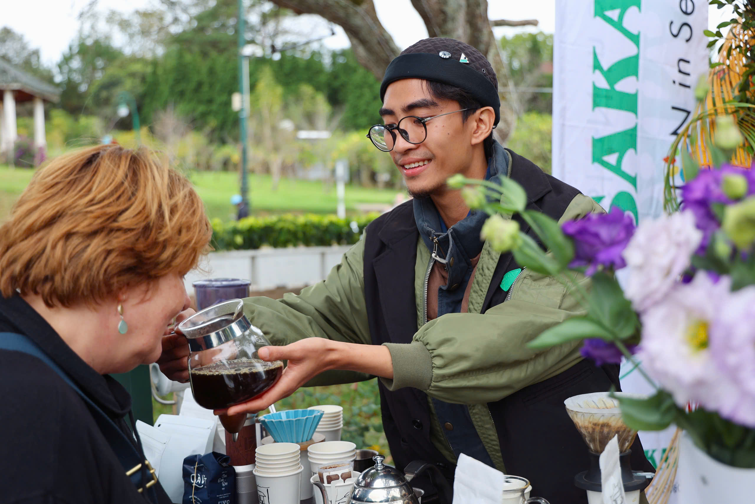 Check-in cùng bonsai khổng lồ, phố hoa khoe sắc tại Festival Hoa Đà Lạt - Ảnh 8.