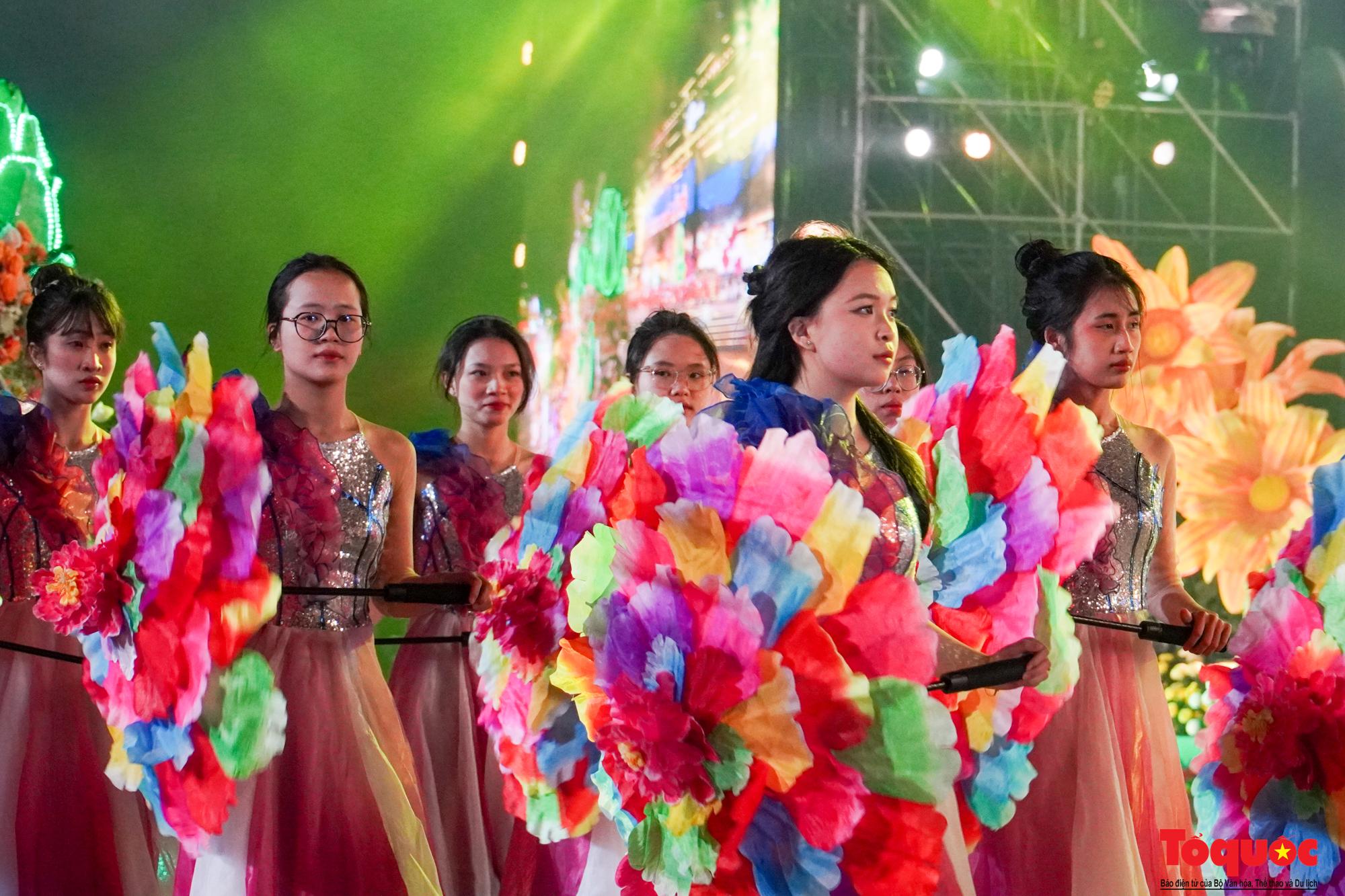 Mãn nhãn lễ khai mạc Festival Hoa Đà Lạt lần thứ 10 - Ảnh 8.