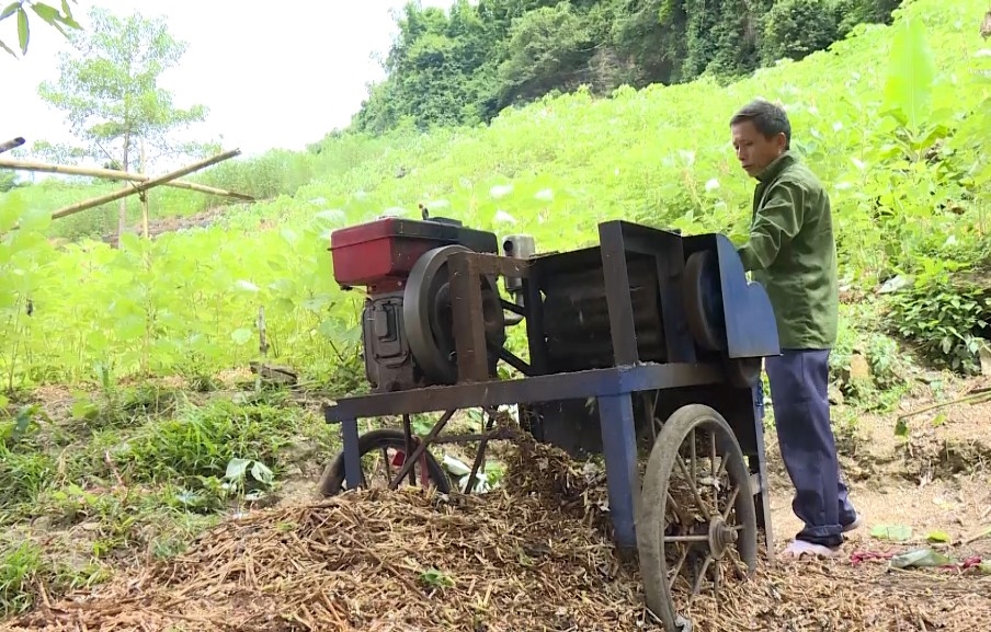 Ông Mùa A Lo, Người uy tín bản Suối Tôn, xã Phú Sơn, huyện Quan Hóa luôn được người dân tin tưởng