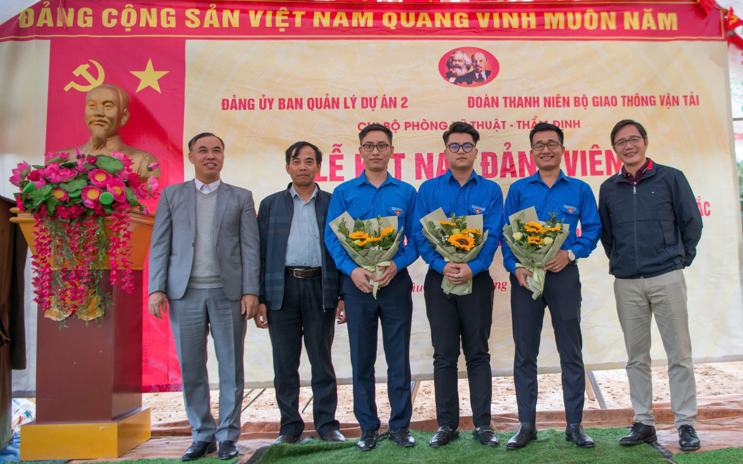 Lần đầu Đoàn Bộ GTVT có đoàn viên được kết nạp Đảng tại công trường- Ảnh 2.