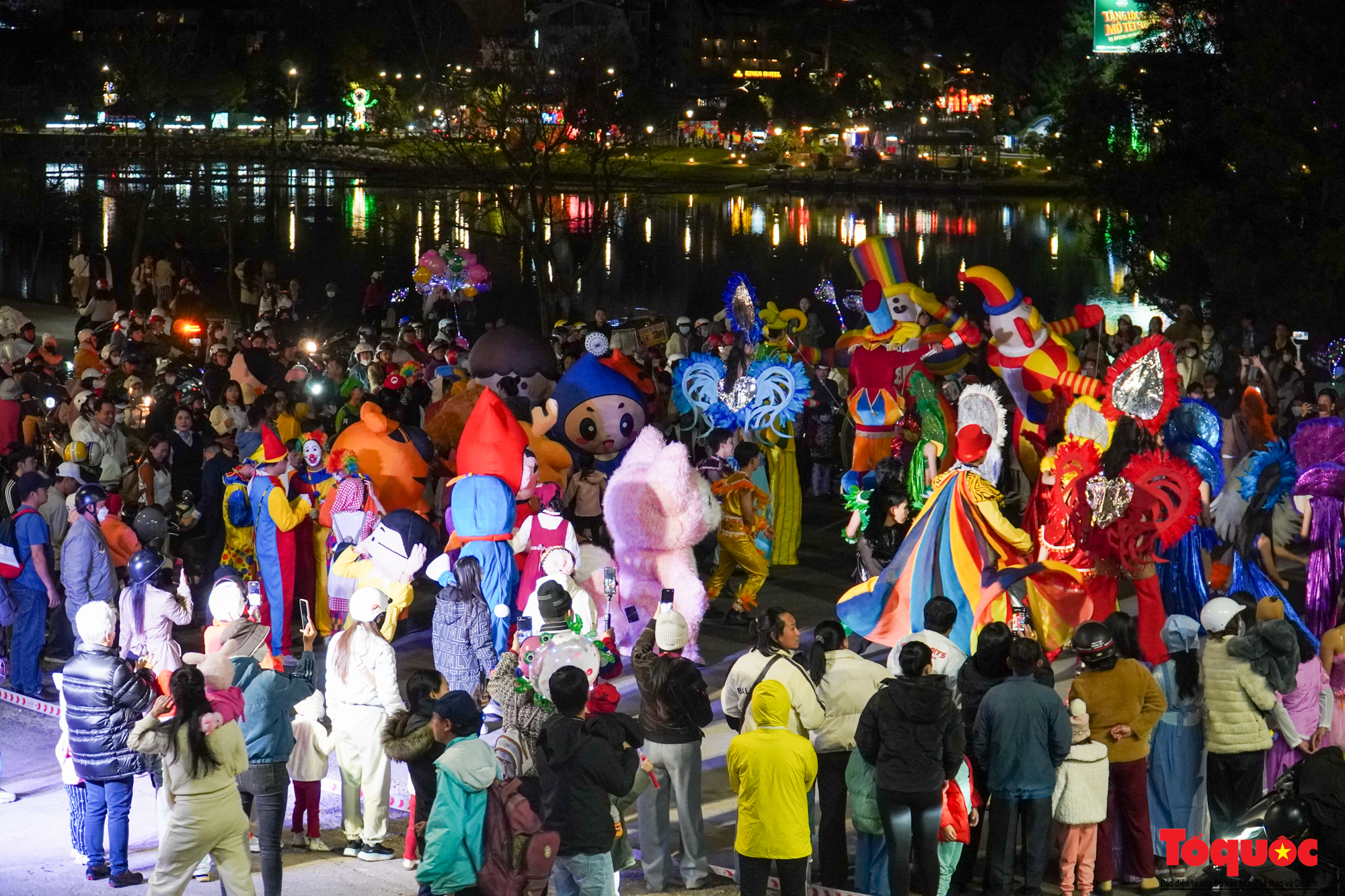 Hơn 400 người Đà Lạt diễu hành trong Festival Hoa - Ảnh 11.