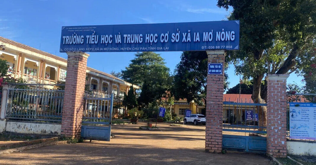 Giáo viên 'dạy lung tung', không biết dùng máy tính, thuê người dạy thay, trường vẫn chấp nhận