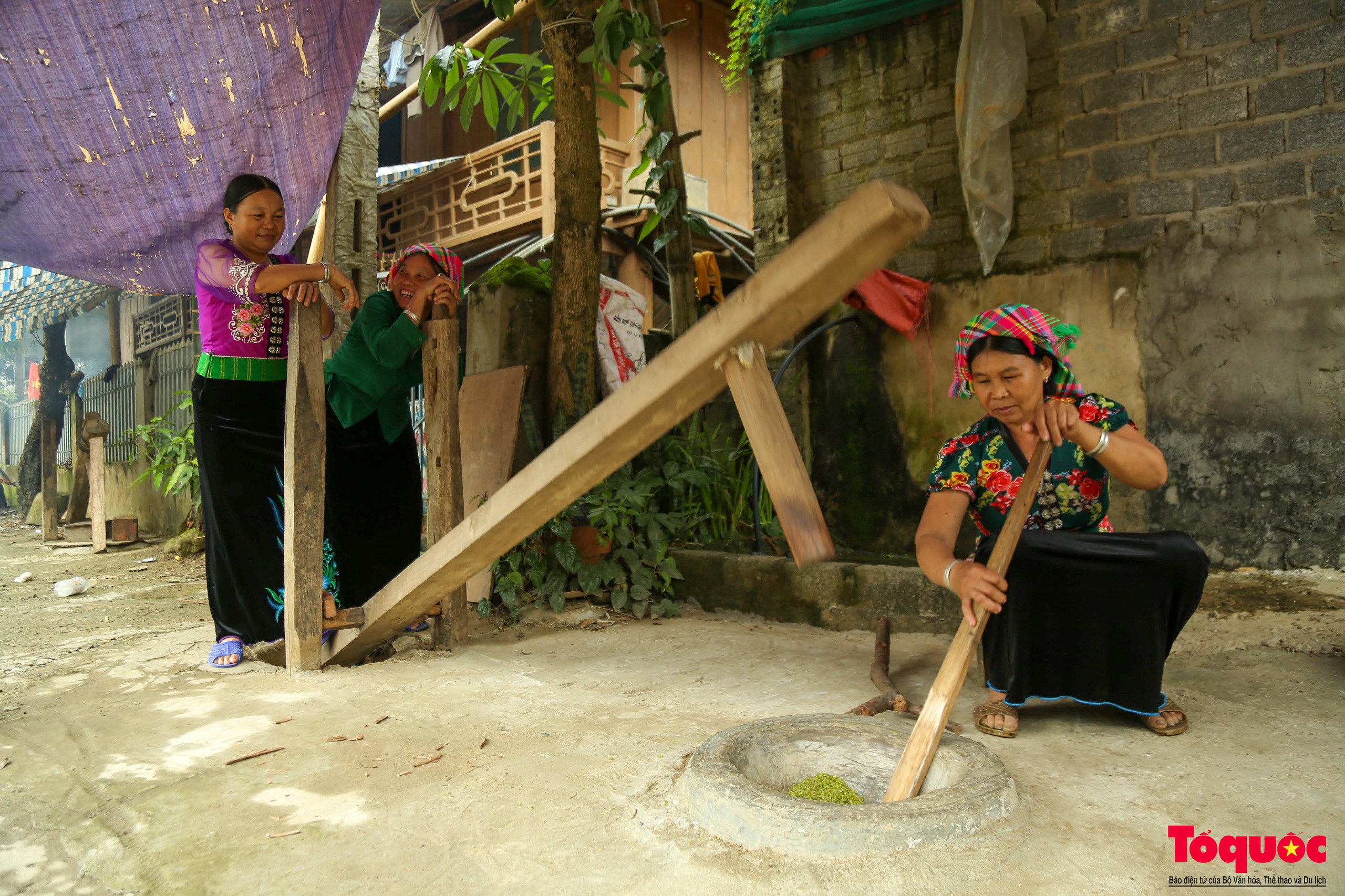 Cốm Tú Lệ - quà của núi rừng Tây Bắc - Ảnh 10.