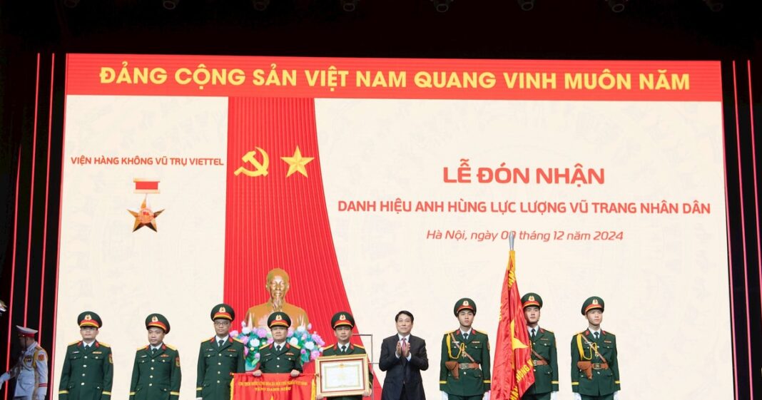Chủ tịch nước trao danh hiệu Anh hùng lực lượng vũ trang cho Viettel