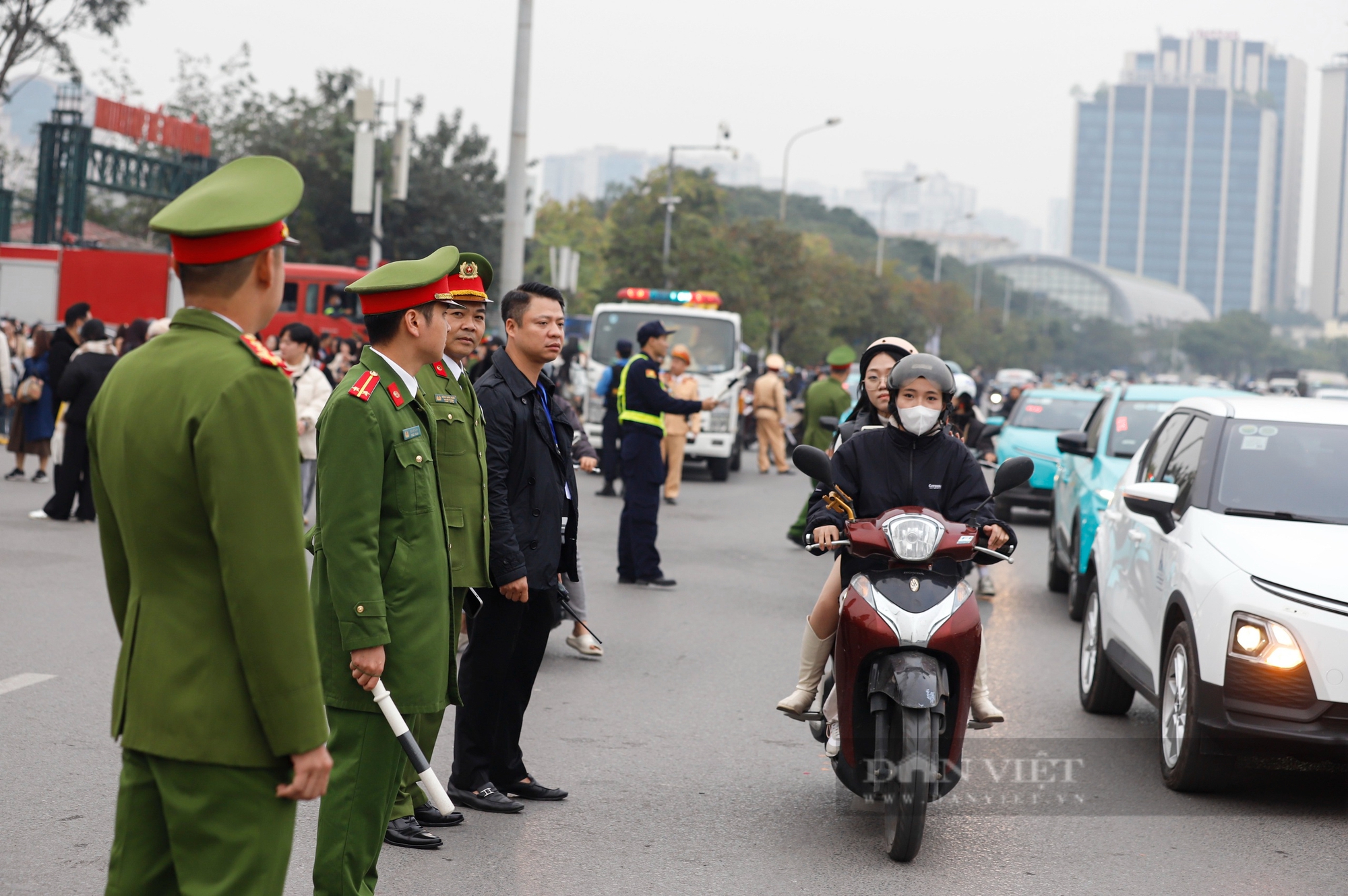 Sát giờ diễn concert Anh trai 