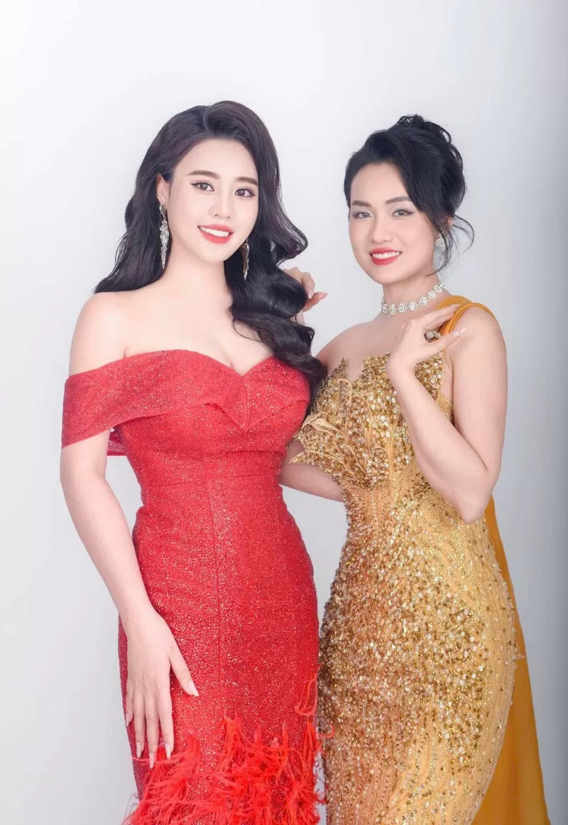 Hoa hậu, Thạc sĩ Phan Kim Oanh - Chủ tịch Miss Multicultural World cùng tân Mrs Earth International 2024 Vũ Thị Hoa