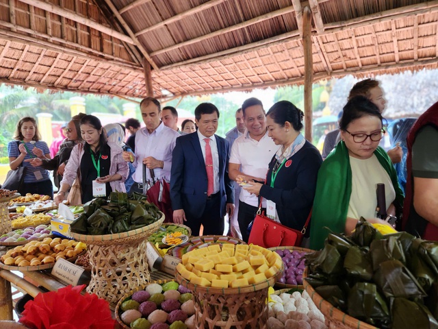 Đoàn đại biểu tham dự hội nghị quốc tế về du lịch nông thôn trải nghiệm Làng rau Trà Quế - Ảnh 8.