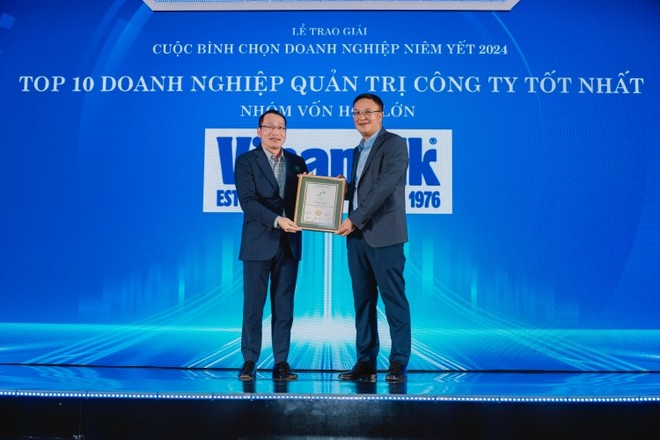 Vinamilk thuộc Top 10 doanh nghiệp quản trị công ty tốt nhất 2024 và là đơn vị duy nhất được đánh giá Quản trị vượt trên tuân thủ