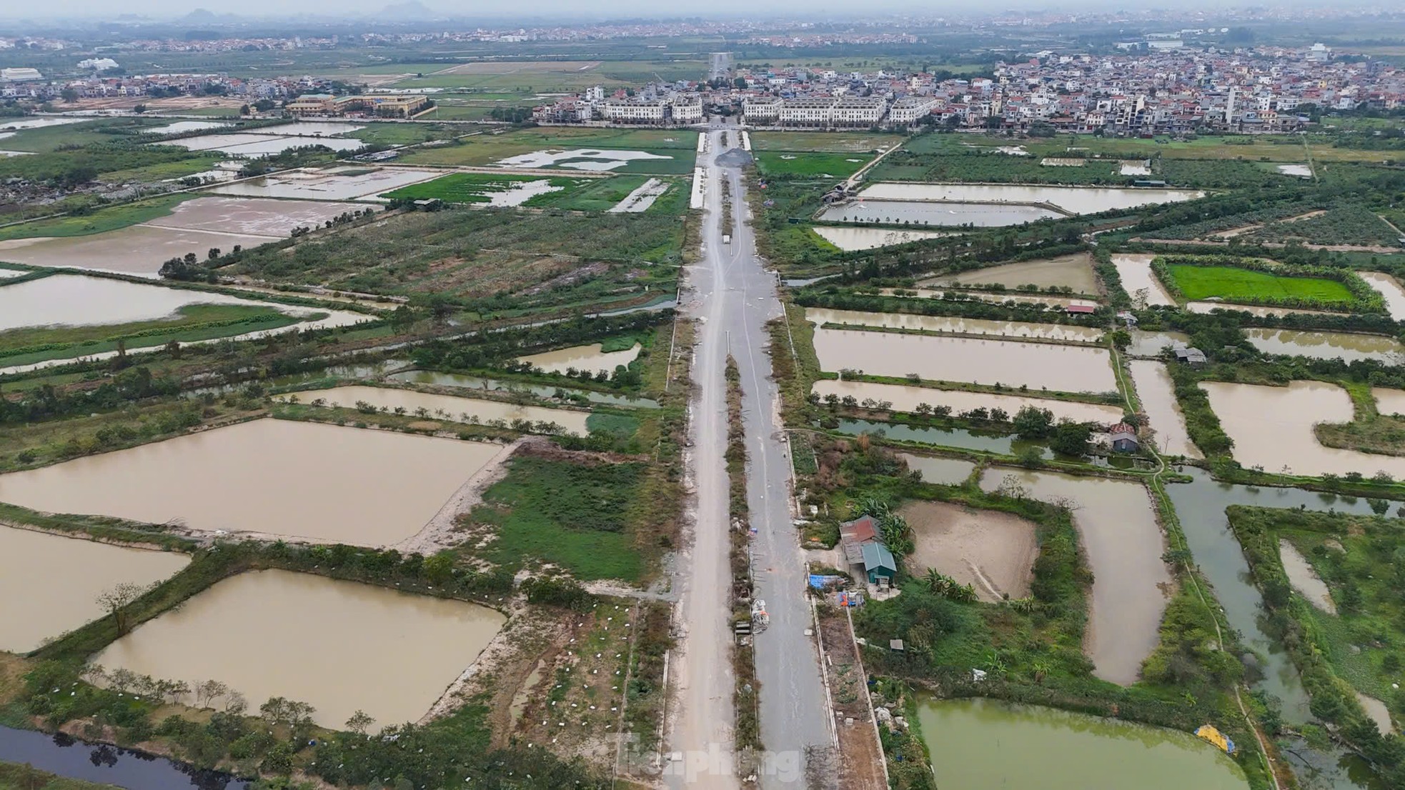 Tuyến đường hơn 700 tỷ đồng ở huyện Hoài Đức sau hơn 2 năm triển khai thi công hiện ra sao? ảnh 2