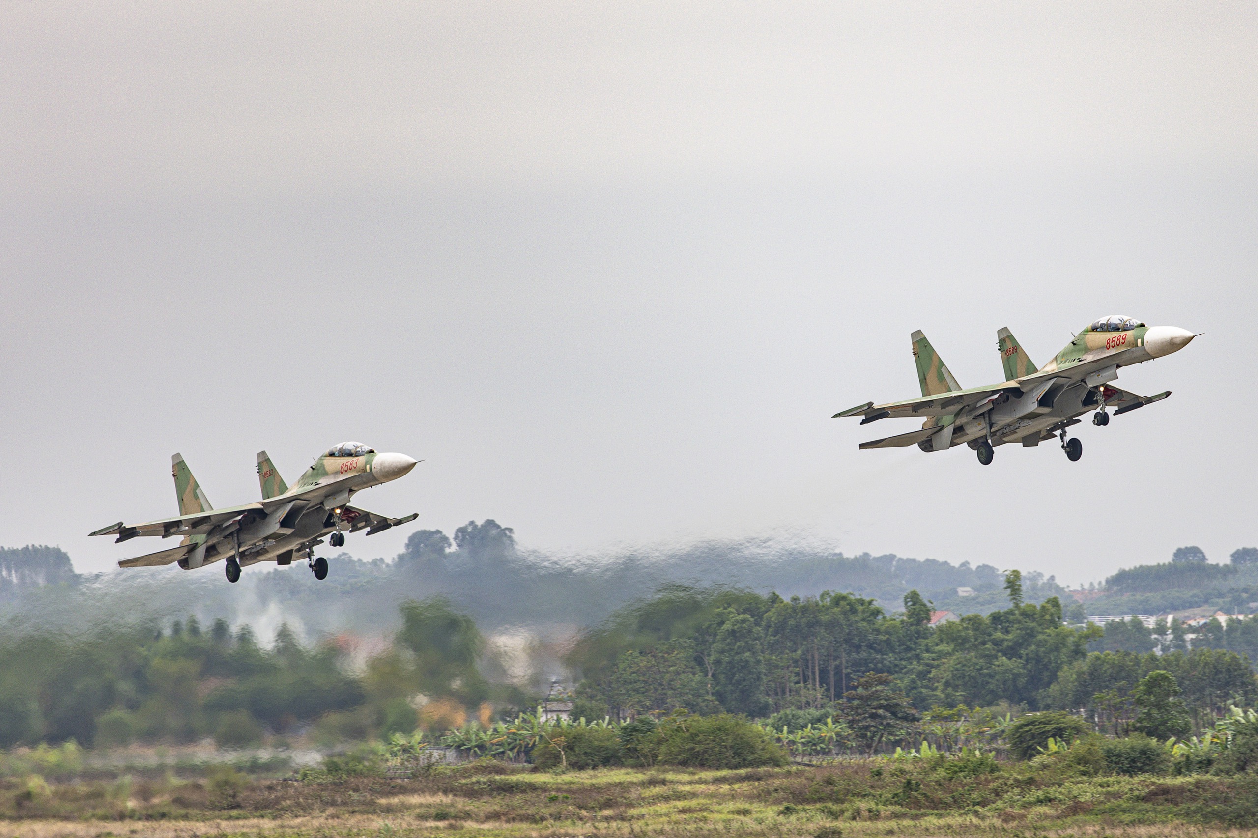 Phi công lái tiêm kích Su-30MK2 quyết tâm đưa hình ảnh Việt Nam vươn tầm thế giới- Ảnh 15.