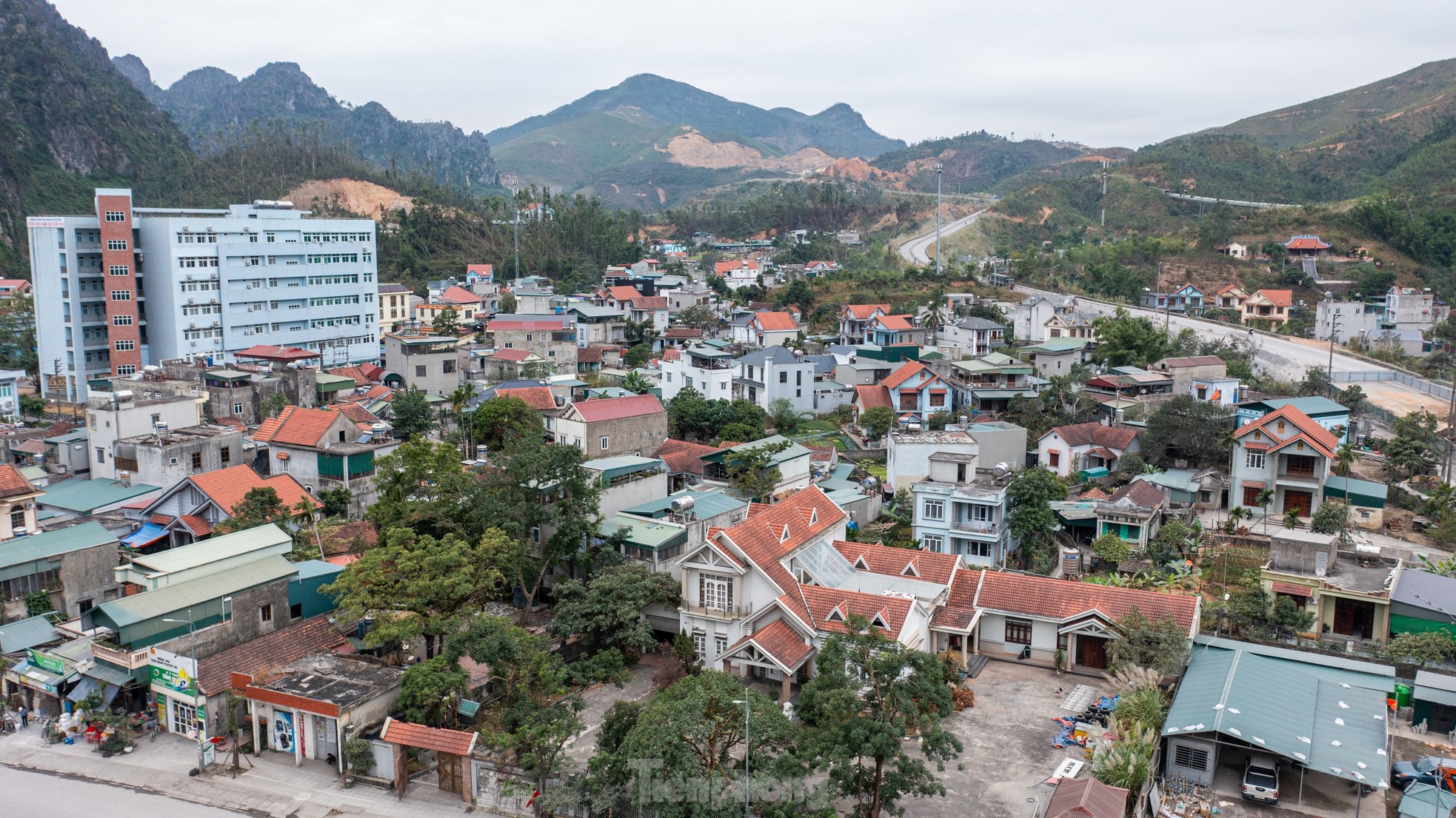 Dự án mở rộng đường ‘nghìn tỷ’ ở Quảng Ninh thi công cầm chừng ảnh 13