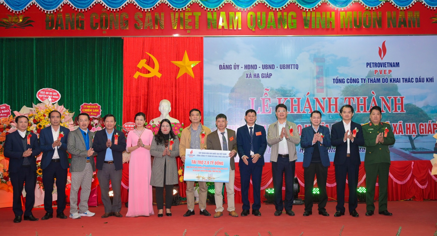 Petrovietnam/PVEP tôn tạo Nghĩa trang liệt sĩ và tài trợ kinh phí tu sửa trường học xã Hạ Giáp, Phú Thọ