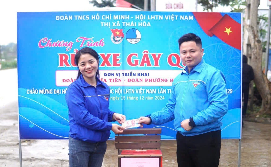 Thanh niên rửa xe gây quỹ từ thiện ảnh 2