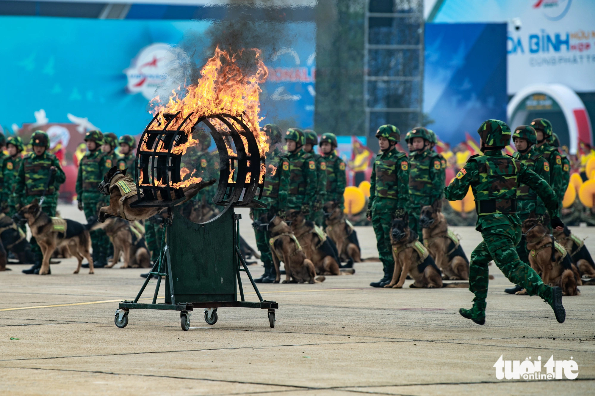 Những hình ảnh ấn tượng tại lễ tổng duyệt khai mạc triển lãm quốc phòng  - Ảnh 4.